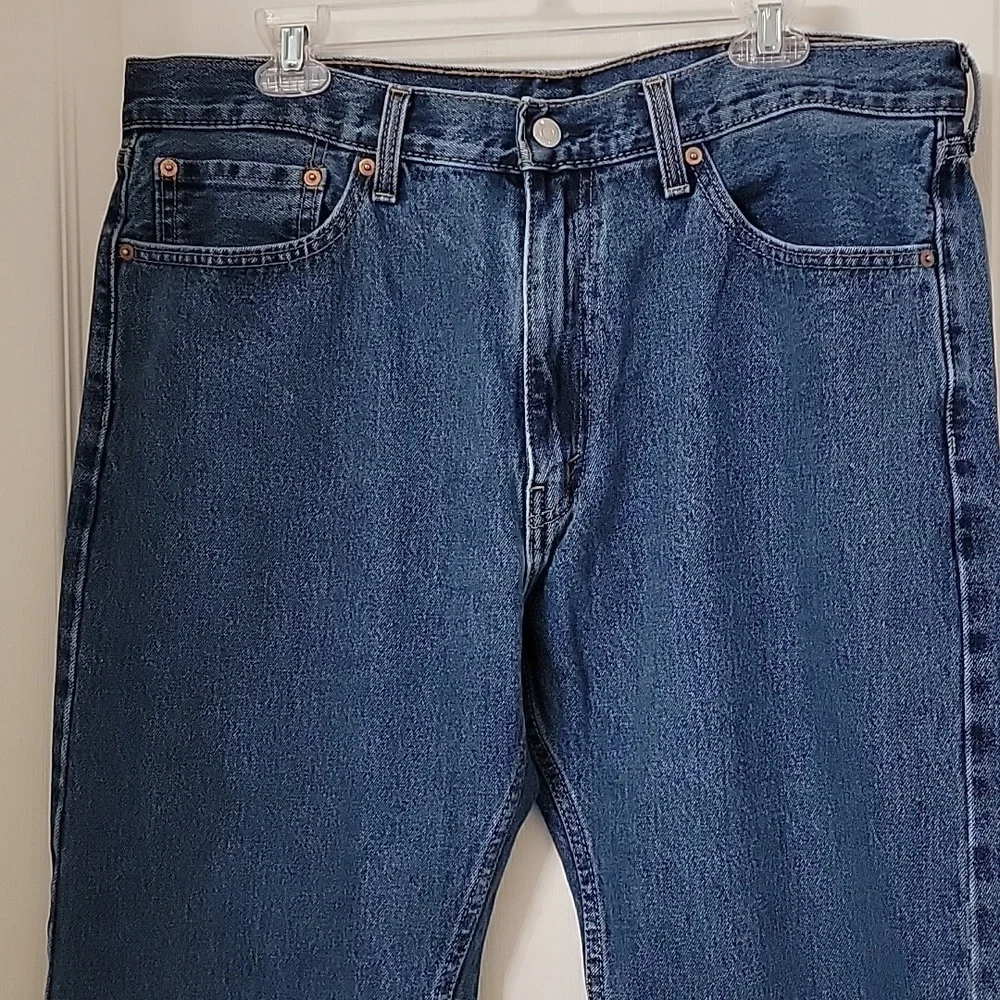 Levi's 505 Regular Fit Size 38x30 Medium Wash Blue Jeans, EUC